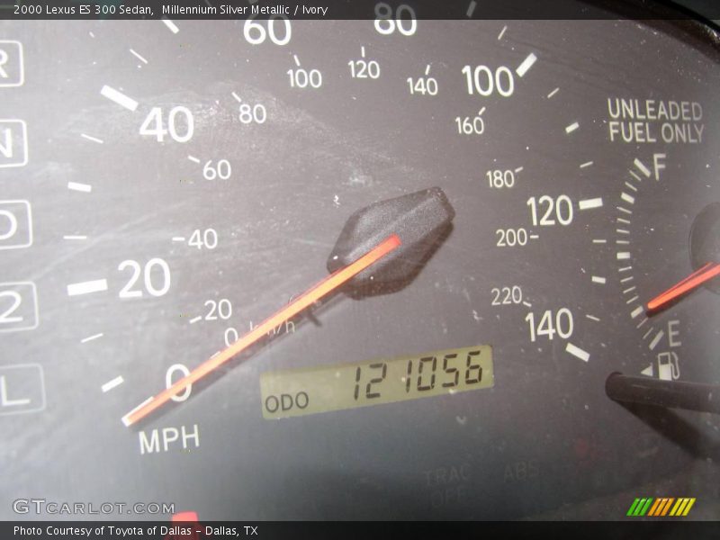 Millennium Silver Metallic / Ivory 2000 Lexus ES 300 Sedan