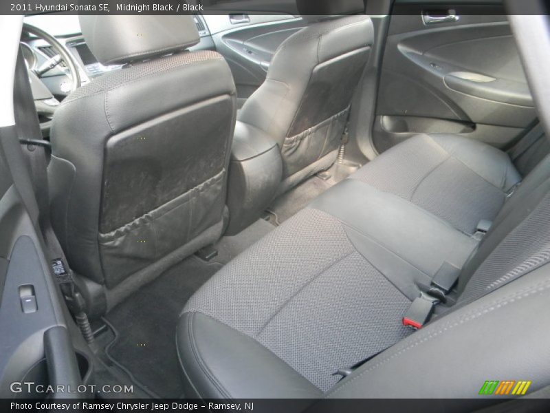 Midnight Black / Black 2011 Hyundai Sonata SE
