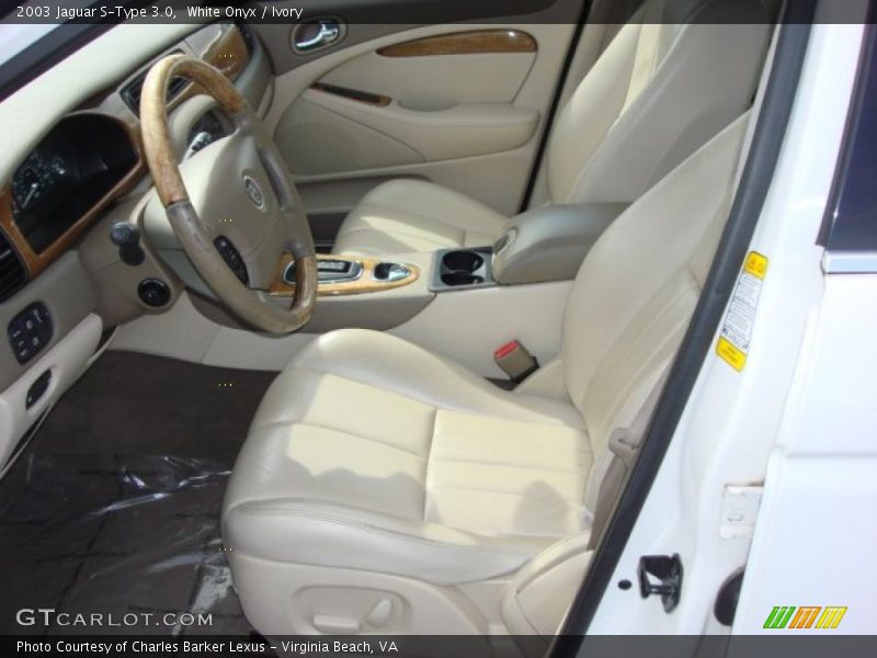 White Onyx / Ivory 2003 Jaguar S-Type 3.0