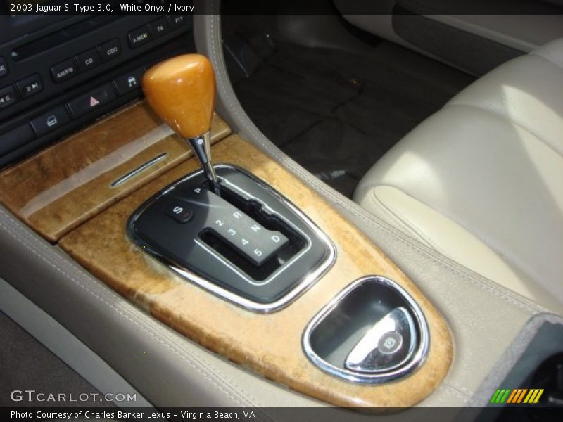 White Onyx / Ivory 2003 Jaguar S-Type 3.0