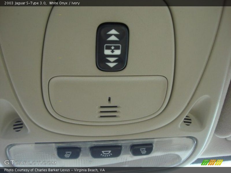 White Onyx / Ivory 2003 Jaguar S-Type 3.0