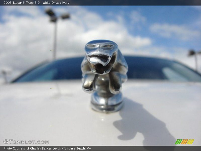 White Onyx / Ivory 2003 Jaguar S-Type 3.0