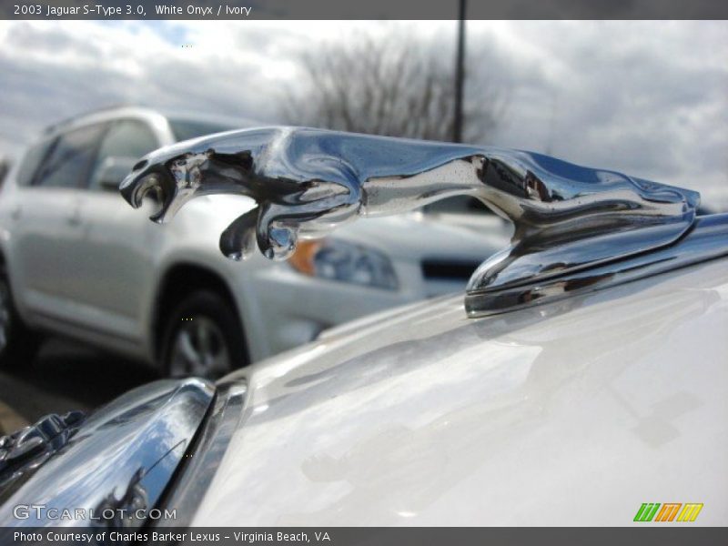 White Onyx / Ivory 2003 Jaguar S-Type 3.0