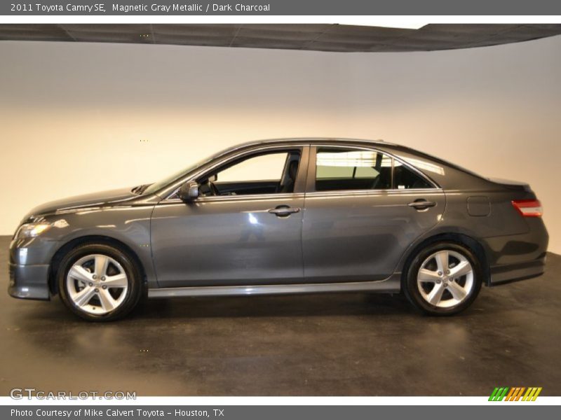 Magnetic Gray Metallic / Dark Charcoal 2011 Toyota Camry SE