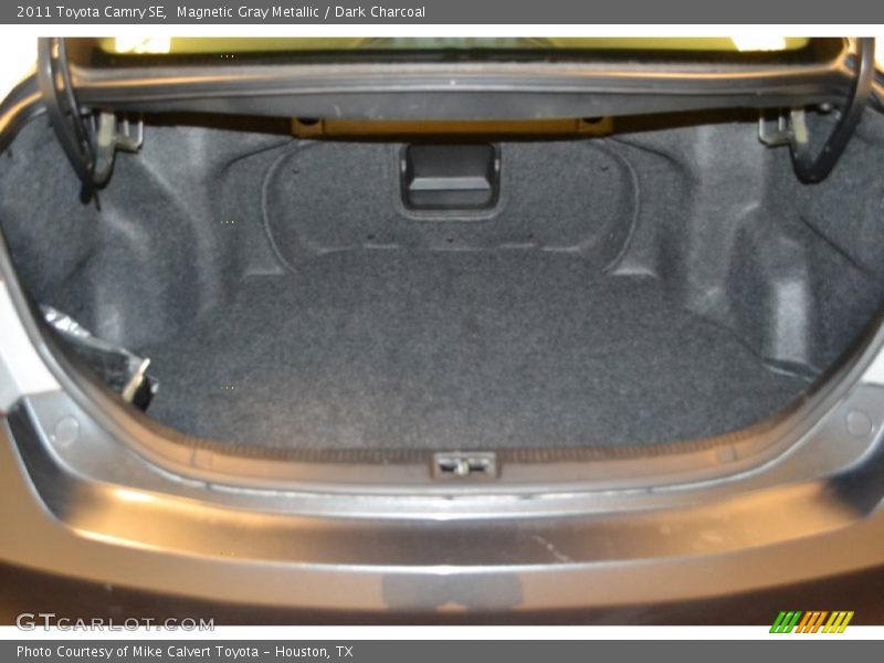 Magnetic Gray Metallic / Dark Charcoal 2011 Toyota Camry SE
