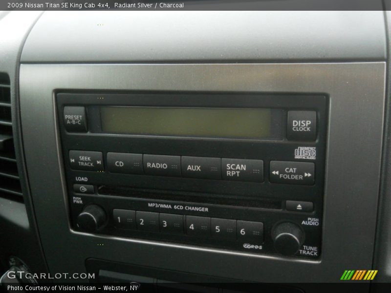 Radiant Silver / Charcoal 2009 Nissan Titan SE King Cab 4x4