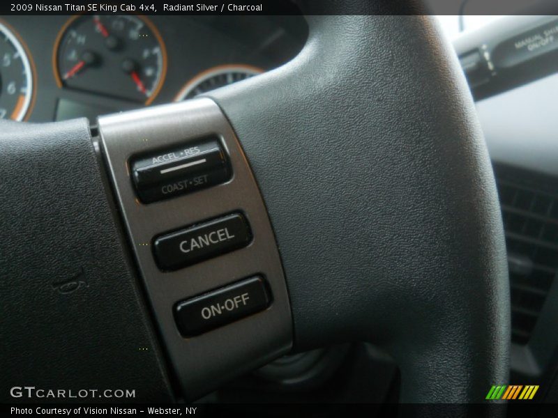 Radiant Silver / Charcoal 2009 Nissan Titan SE King Cab 4x4