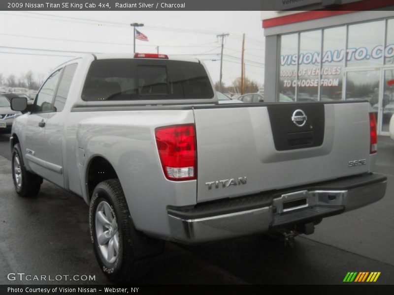 Radiant Silver / Charcoal 2009 Nissan Titan SE King Cab 4x4