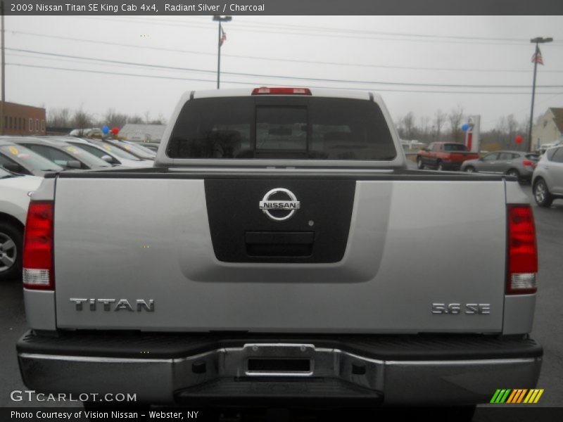 Radiant Silver / Charcoal 2009 Nissan Titan SE King Cab 4x4