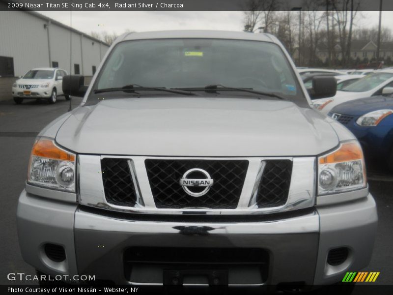 Radiant Silver / Charcoal 2009 Nissan Titan SE King Cab 4x4