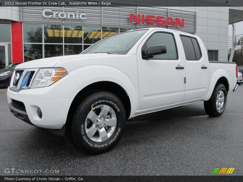 Avalanche White / Beige 2012 Nissan Frontier SV Crew Cab