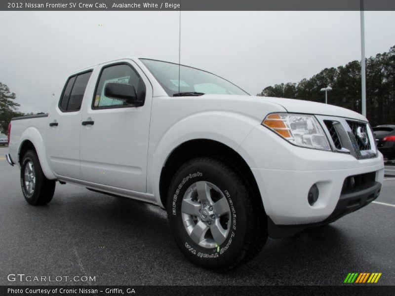 Avalanche White / Beige 2012 Nissan Frontier SV Crew Cab