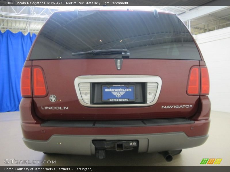 Merlot Red Metallic / Light Parchment 2004 Lincoln Navigator Luxury 4x4