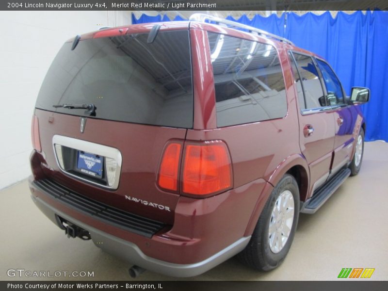 Merlot Red Metallic / Light Parchment 2004 Lincoln Navigator Luxury 4x4