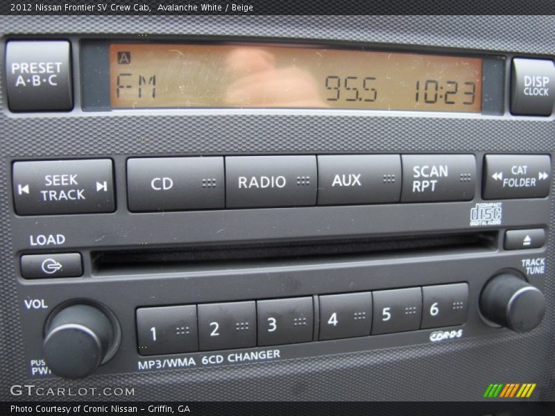 Avalanche White / Beige 2012 Nissan Frontier SV Crew Cab