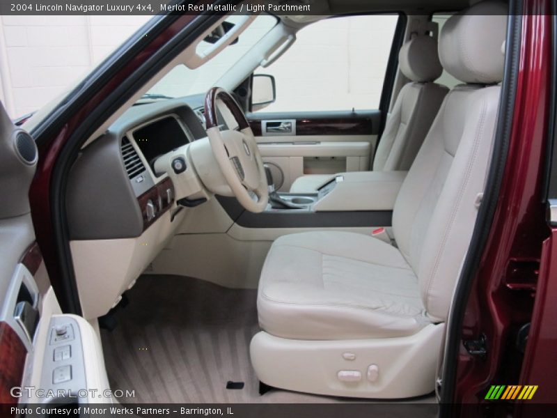 Merlot Red Metallic / Light Parchment 2004 Lincoln Navigator Luxury 4x4
