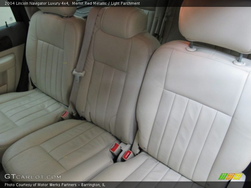 Merlot Red Metallic / Light Parchment 2004 Lincoln Navigator Luxury 4x4