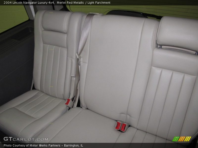 Merlot Red Metallic / Light Parchment 2004 Lincoln Navigator Luxury 4x4