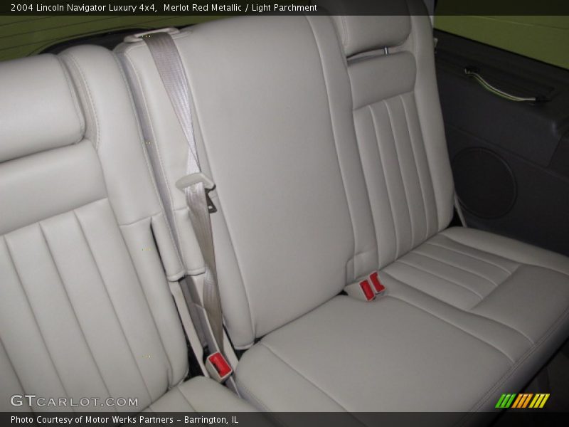 Merlot Red Metallic / Light Parchment 2004 Lincoln Navigator Luxury 4x4