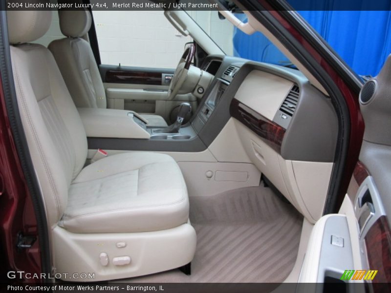 Merlot Red Metallic / Light Parchment 2004 Lincoln Navigator Luxury 4x4