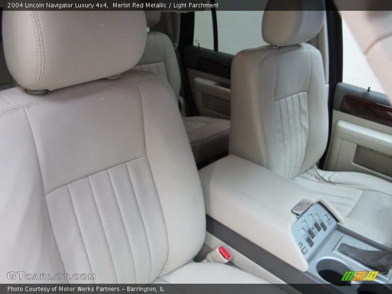 Merlot Red Metallic / Light Parchment 2004 Lincoln Navigator Luxury 4x4