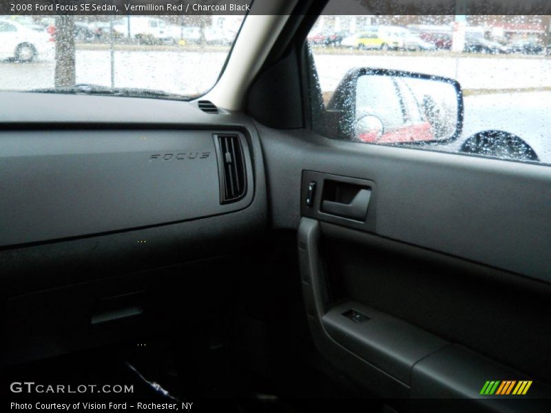 Vermillion Red / Charcoal Black 2008 Ford Focus SE Sedan
