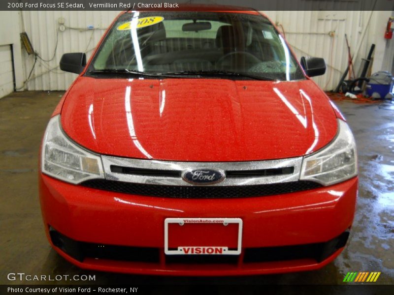 Vermillion Red / Charcoal Black 2008 Ford Focus SE Sedan