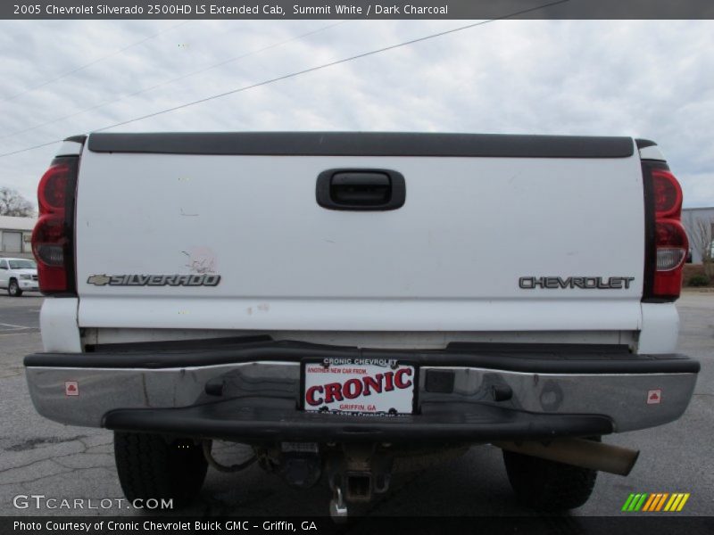 Summit White / Dark Charcoal 2005 Chevrolet Silverado 2500HD LS Extended Cab