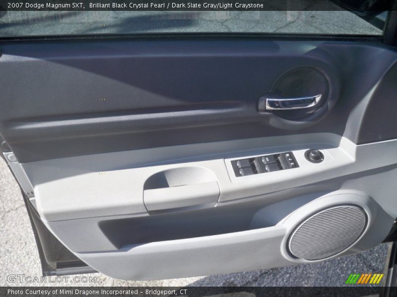Brilliant Black Crystal Pearl / Dark Slate Gray/Light Graystone 2007 Dodge Magnum SXT