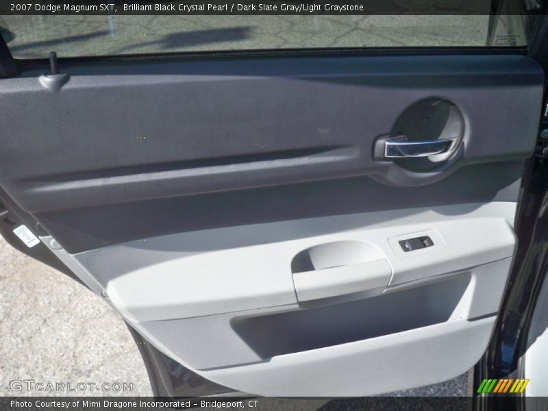 Brilliant Black Crystal Pearl / Dark Slate Gray/Light Graystone 2007 Dodge Magnum SXT