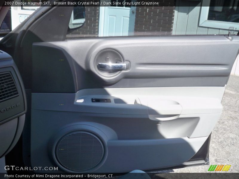 Brilliant Black Crystal Pearl / Dark Slate Gray/Light Graystone 2007 Dodge Magnum SXT