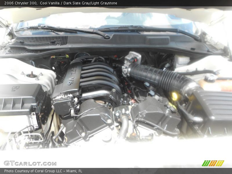 Cool Vanilla / Dark Slate Gray/Light Graystone 2006 Chrysler 300