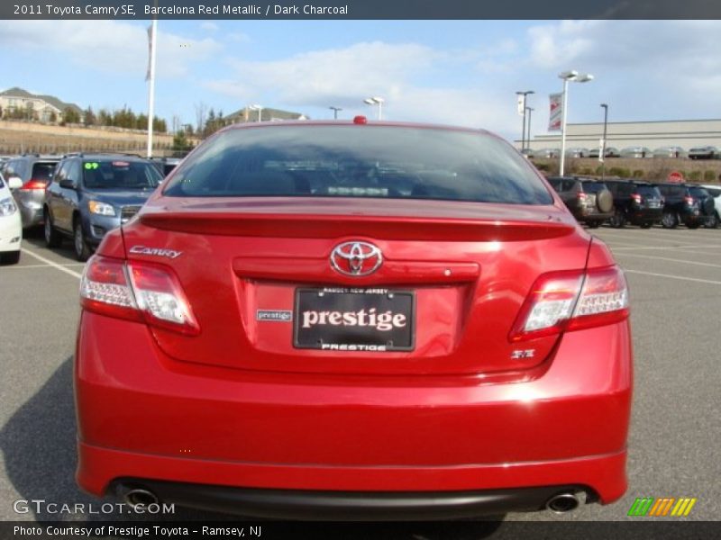 Barcelona Red Metallic / Dark Charcoal 2011 Toyota Camry SE