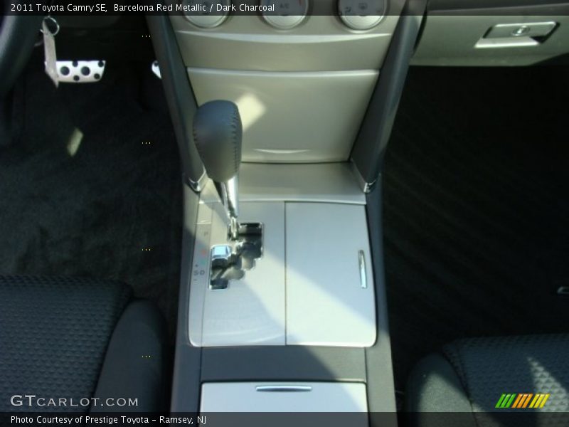 Barcelona Red Metallic / Dark Charcoal 2011 Toyota Camry SE