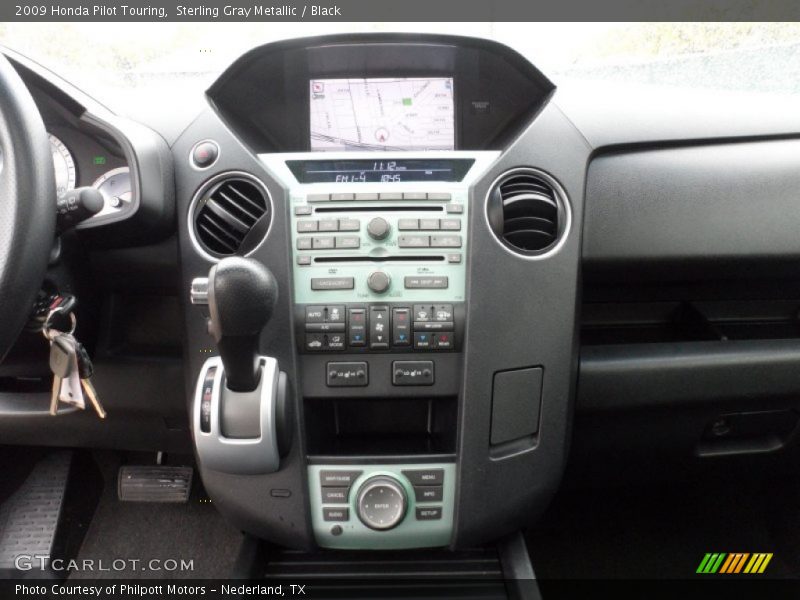 Controls of 2009 Pilot Touring