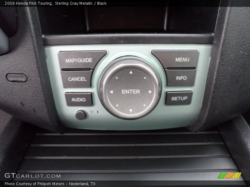 Navigation of 2009 Pilot Touring