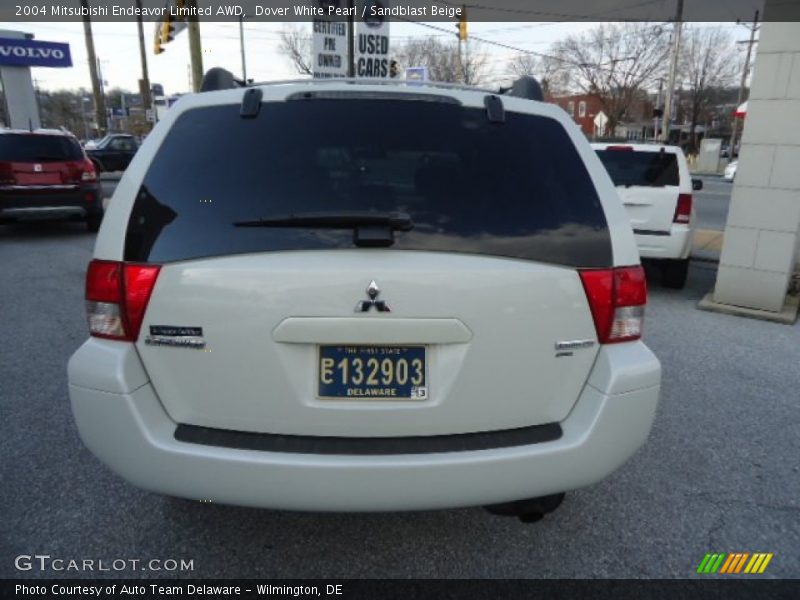 Dover White Pearl / Sandblast Beige 2004 Mitsubishi Endeavor Limited AWD