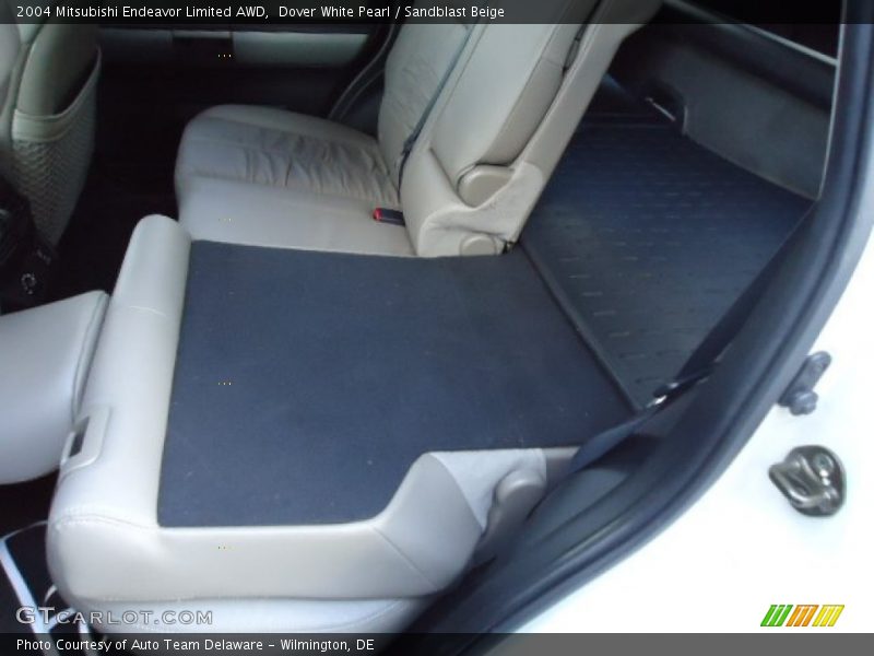 Dover White Pearl / Sandblast Beige 2004 Mitsubishi Endeavor Limited AWD