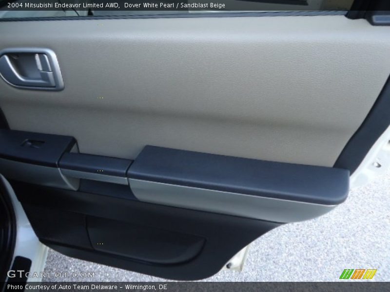 Dover White Pearl / Sandblast Beige 2004 Mitsubishi Endeavor Limited AWD