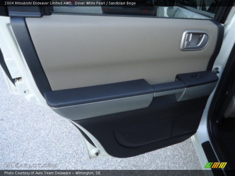 Dover White Pearl / Sandblast Beige 2004 Mitsubishi Endeavor Limited AWD