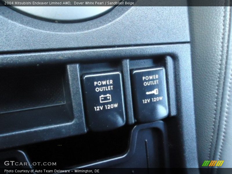 Dover White Pearl / Sandblast Beige 2004 Mitsubishi Endeavor Limited AWD