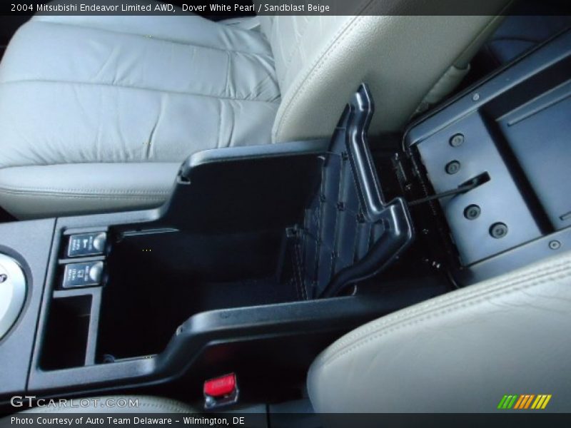 Dover White Pearl / Sandblast Beige 2004 Mitsubishi Endeavor Limited AWD