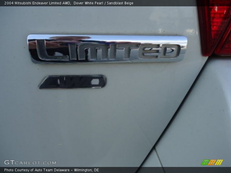 Dover White Pearl / Sandblast Beige 2004 Mitsubishi Endeavor Limited AWD