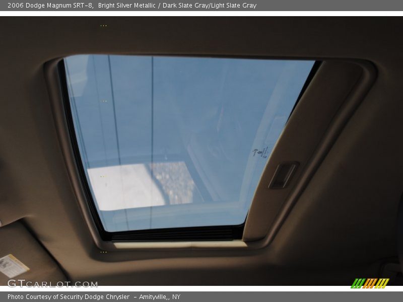 Sunroof of 2006 Magnum SRT-8