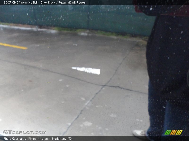 Onyx Black / Pewter/Dark Pewter 2005 GMC Yukon XL SLT