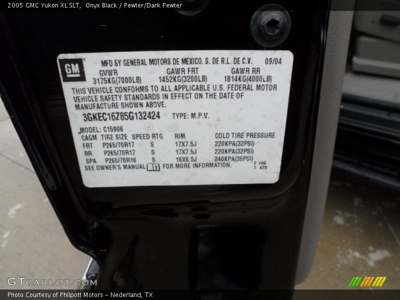 Onyx Black / Pewter/Dark Pewter 2005 GMC Yukon XL SLT