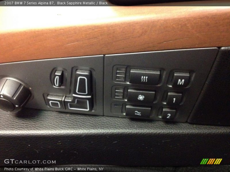 Controls of 2007 7 Series Alpina B7