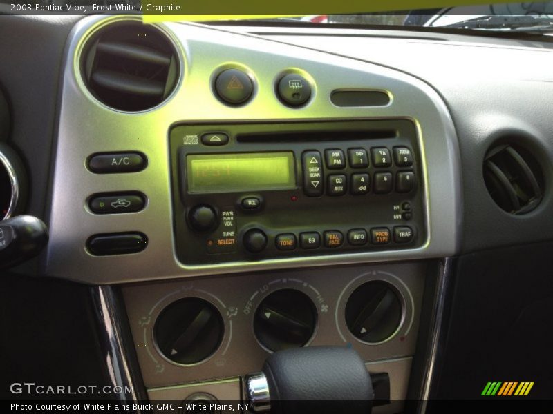 Frost White / Graphite 2003 Pontiac Vibe