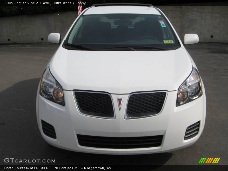 Ultra White / Ebony 2009 Pontiac Vibe 2.4 AWD