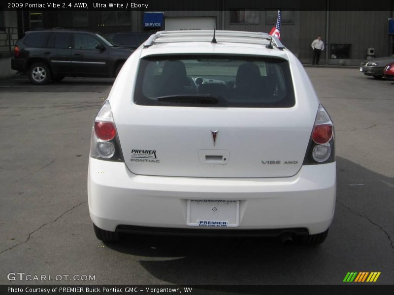 Ultra White / Ebony 2009 Pontiac Vibe 2.4 AWD